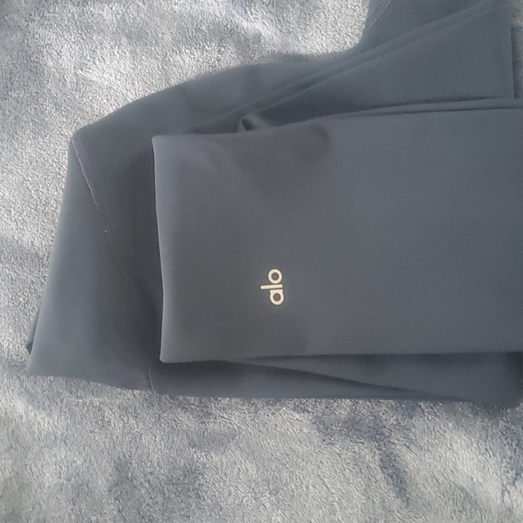 ALO High Waisted Wripped Warrior Leggings - Picture 6 of 6